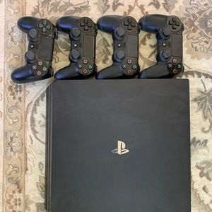 PS4 Pro w/4 Controllers